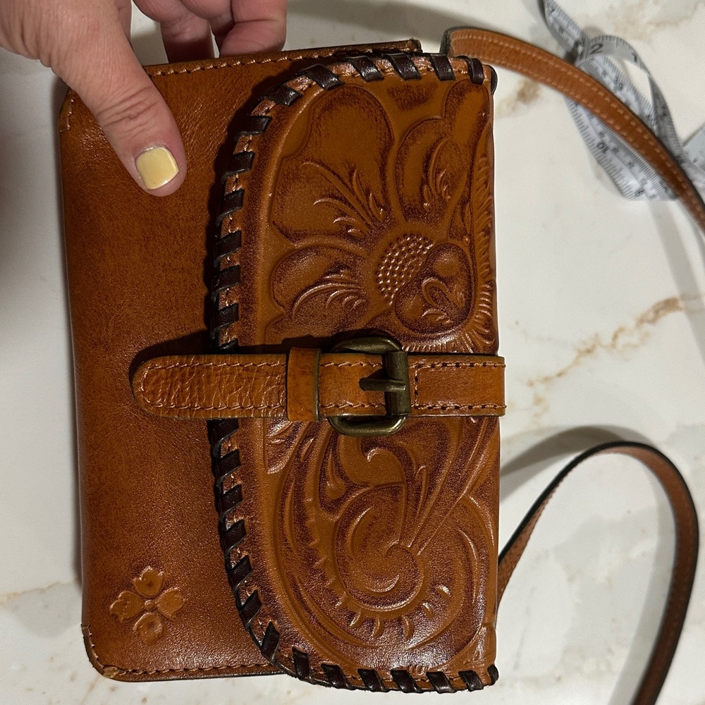 Patricia Nash Tooled Leather Crossbody Bag in Warm Brown - Picture 13 of 13